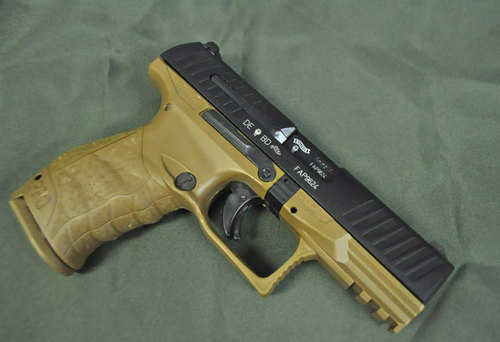 Walther PPQ M2 TANカラー