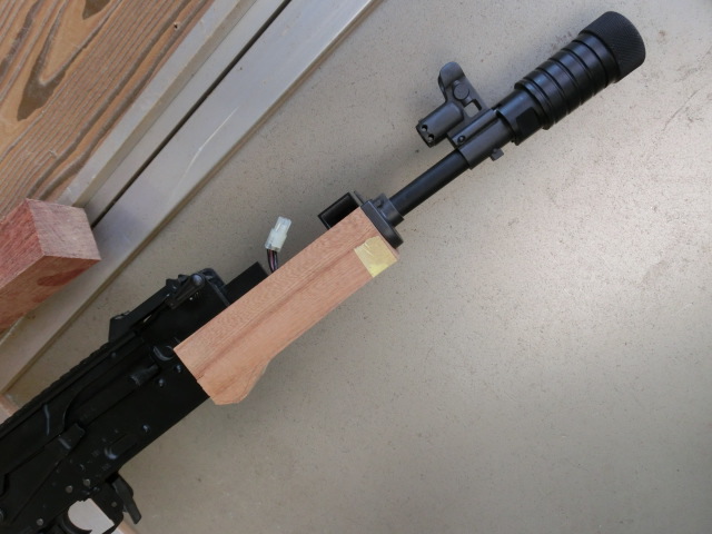 次世代AKS74N用ウッドハンドガードと折り畳み式ウッドストックの製作！