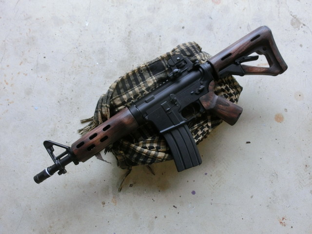 次世代AKS74U用ウッドハンドガードの製作と、折り畳み式のウッドストック製作！