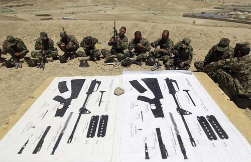 アフガニスタン軍はM16採用です！