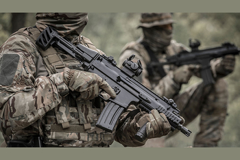フランス　GIGNなどが　FN　SCAR-SC　を採用！