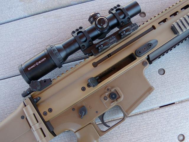 実銃　FN SCAR