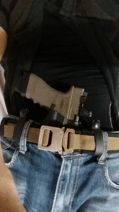 CONCEALED HOLSTERって興味深い。