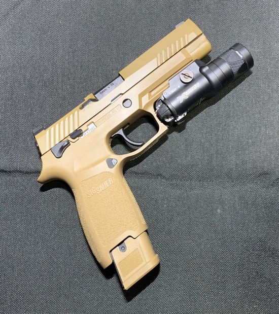 VFC/UMAREX GLOCK G19 Gen4 タクティカルライト装着