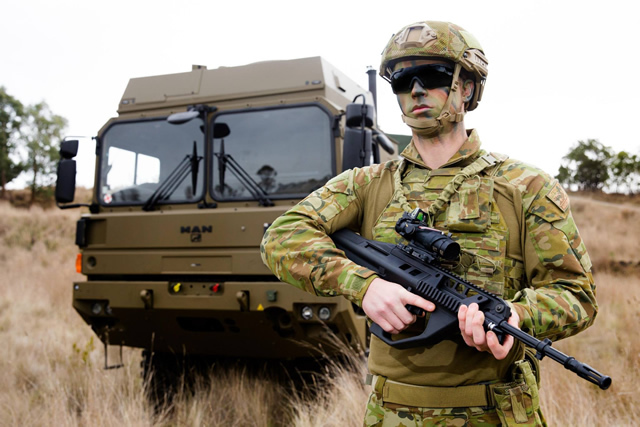 オーストラリア陸軍 (1RAR)、F88 自動小銃の改良型・EF88 (Enhanced F88) を受領
