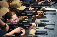 米国の銃器メーカー4社が同盟国軍向けカービンの納入業者に選定される