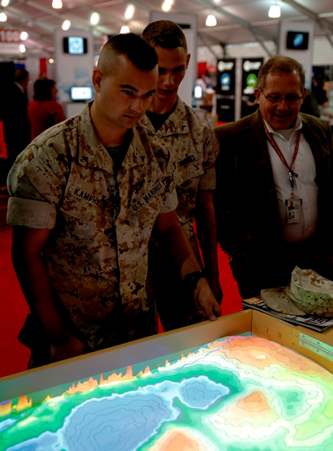 米海兵隊、拡張現実 (AR) 技術を取り入れた砂盤を開発