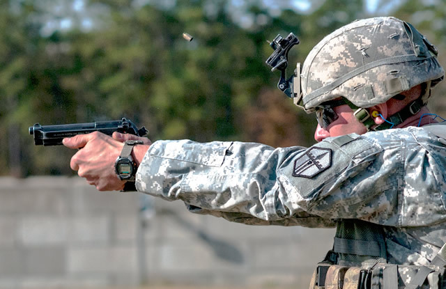 ベレッタ社 新制式拳銃M17に対するM9拳銃の優位性をプレスリリースで表明