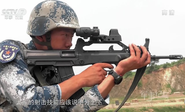 ピカティニーレールでモダナイズされた中国人民解放軍制式小銃「QBZ-95-1」が目撃される