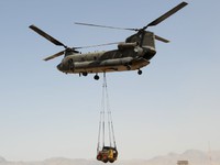 オーストラリア国防軍が新たに2機のチヌークヘリコプターを導入