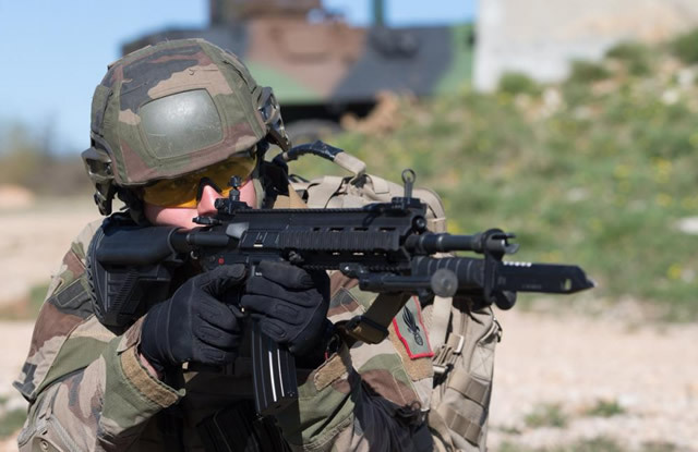 仏軍の新型小銃「HK416F」が「MR223 F-S」「MR223 F-C」として民間販売へ。銃砲店で34万円の値札