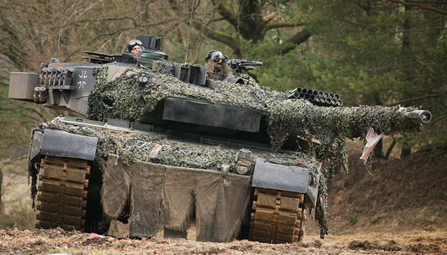 ドイツ軍事産業史上最大規模、サウジ向け最大 800 両の Leopard 2 戦車輸出が中止へ？
