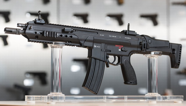 ヘッケラーアンドコッホ社がドイツ連邦軍の次期制式小銃選定に向けた新型小銃「HK433」を発表