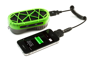水を使った携帯電子端末の電源システムPowerTrekk