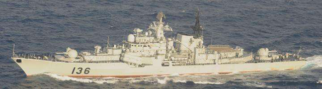 中国海軍艦艇 8隻が沖縄近海を通過。外務省、抗議せず。
