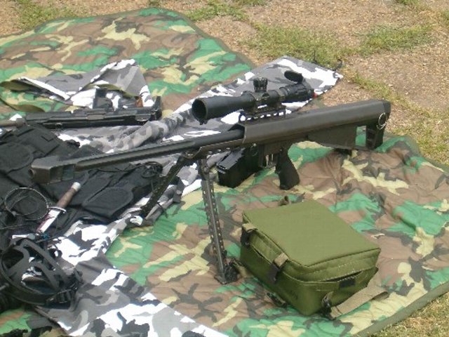 現用セルビア軍③　多種多様な銃器群