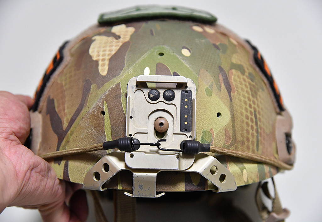 Helmet mount system for PSQ-20