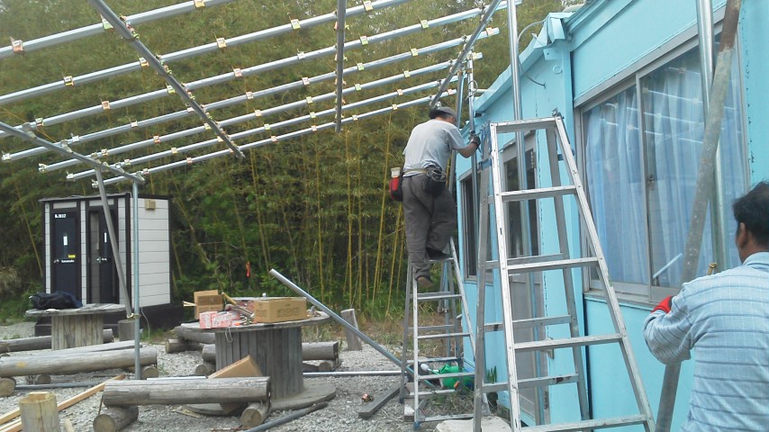 屋根作り開始！