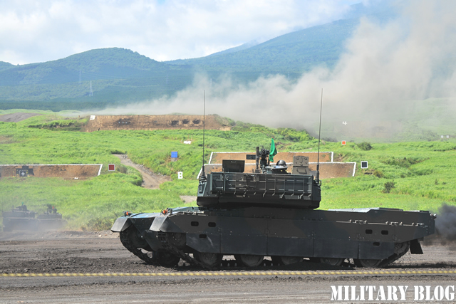 10式戦車が初参加!! 平成24年度 富士総合火力演習