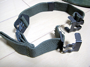 M2ヘルメットストラップ交換