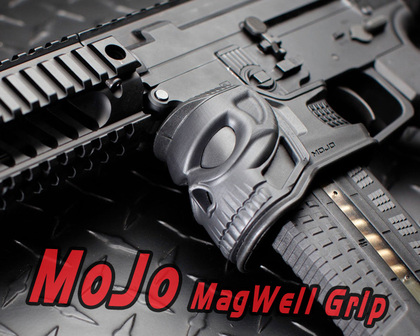 FAB Defenseのマグウェルグリップ（MOJO Grip)
