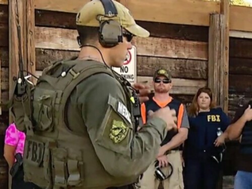 FBI SWAT 装備の変遷