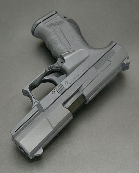 B.W.C.  WALTHER P990