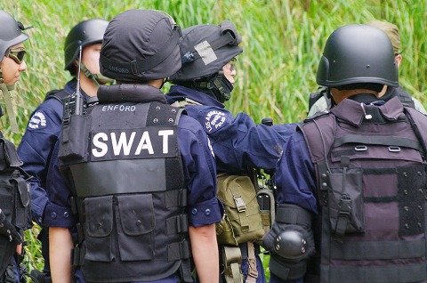 SWAT VS日雇い労働者