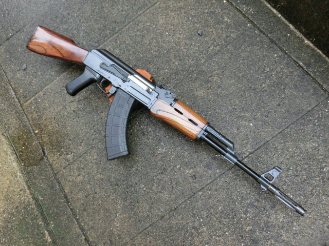 次世代AKS74U用ウッドハンドガードの製作と次世代AKS74N用折り畳み式ストックの製作！
