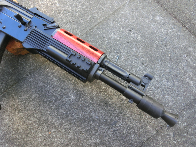 次世代AKS74Uハンドガードの塗装！