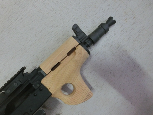 KSC AKS74U用サムホールハンドガードの製作！