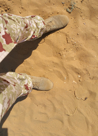 砂漠と陸上自衛隊砂漠迷彩服