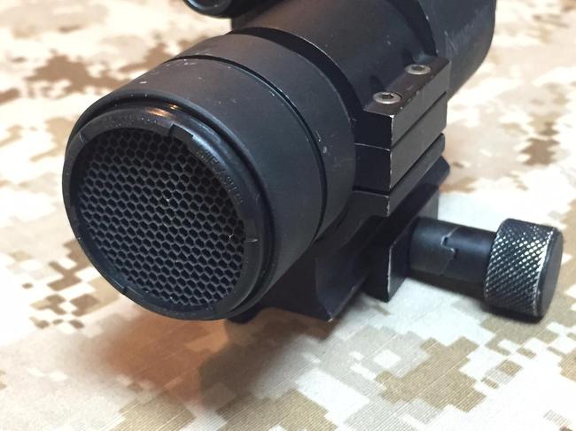 実物放出品 aimpoint compM2 官給品 M68CCOレッドドットサイトのご紹介