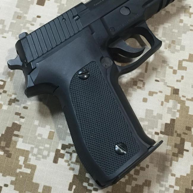 BLACK LINE SIG P226 early style grip for 東京マルイ用 のご紹介