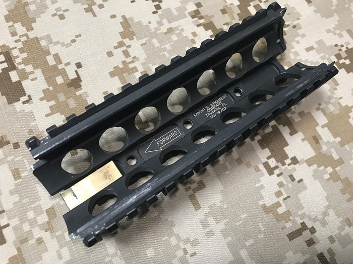 実物 Knights ナイツ RIS (Rail Interface System )  レールパネル付のご紹介