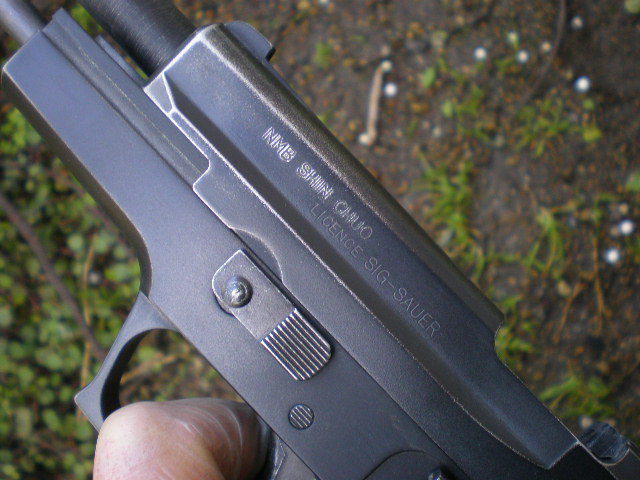 タナカ　Ｐ２２０　９ｍｍけん銃　陸上自衛隊　ビンテージ　バトルダメージ　塗装