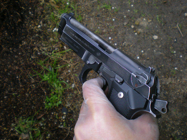 マルイ　M9A1　ガスブローバック　戦場のバトルダメージ