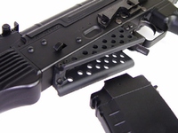 AK102カスタム マグウェル編