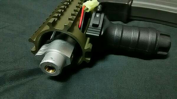 MP5 よりショートな M4 を造る part3 larue