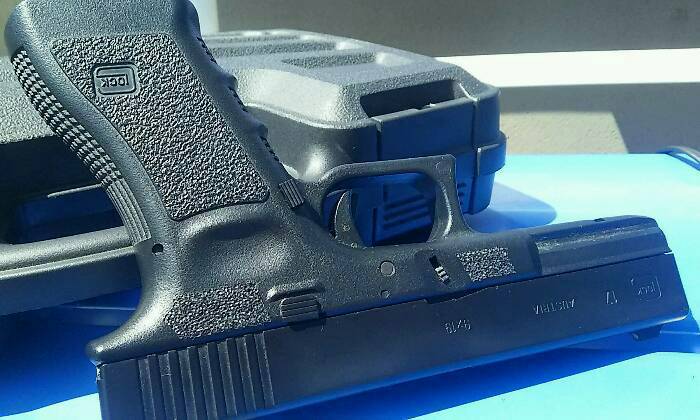 glock17 シンプルな ステッピング と  g18 カスタム