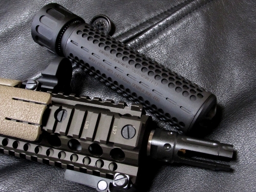 ドミノのヒマつぶし:MADBULL製 KAC 556 QDC Suppressor ドミノのヒマつぶし:MADBULL製 KAC 556 QDC Suppressor
