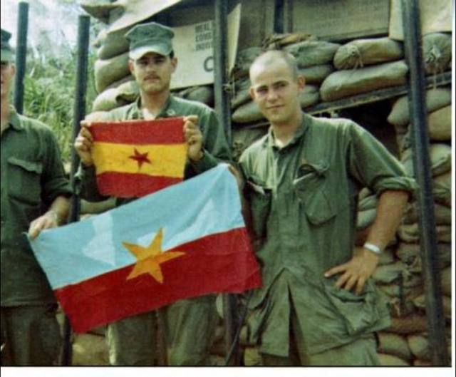 希少 南ベトナム解放民族戦線 レプリカ - ミリタリー