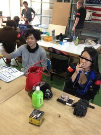 コスプレ女子を罠にされて
