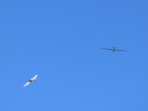 NZのグライダーのアクロ飛行。