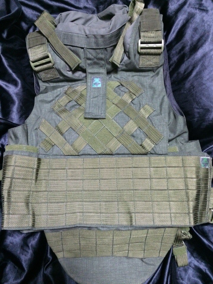 ロシア軍を追い続けて:FORT Technology Defender-2 MOLLE(Emerald)