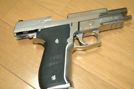 メカボックスを開けてみたら・・・& SIG P226