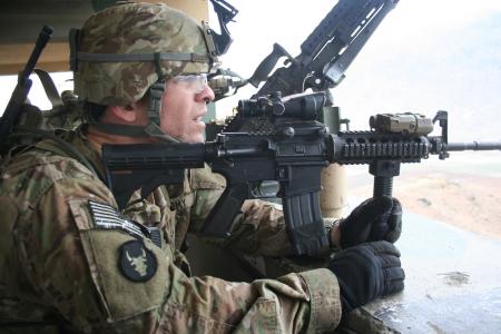 アフガニスタンに従軍中米兵の光学機器の話。