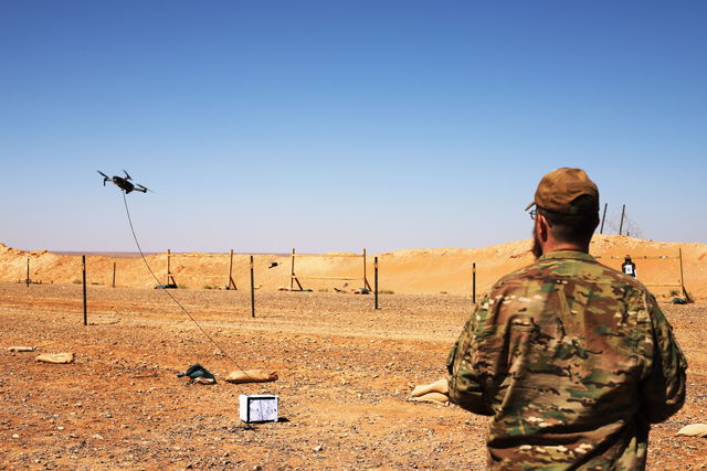 シリアに展開中の米軍がイスラエル製電子補正式照準器を用いた射撃訓練を実施