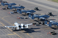A-10 サンダーボルト II の引退の遅れが F-35 ライトニング II 計画を遅らせる可能性