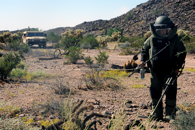 地雷原の中で冷静に行動し、味方を救った米陸軍 EOD の話